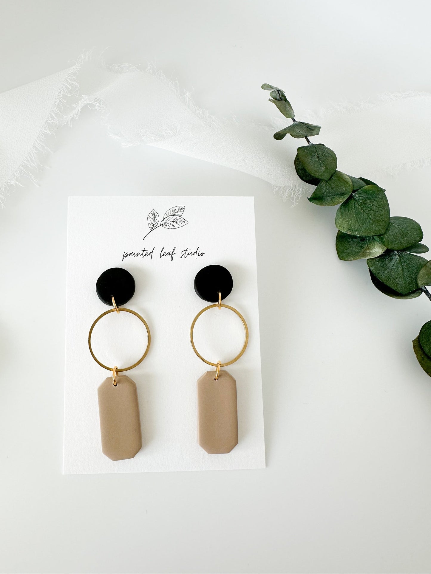 Minimalist Neutral Dangles